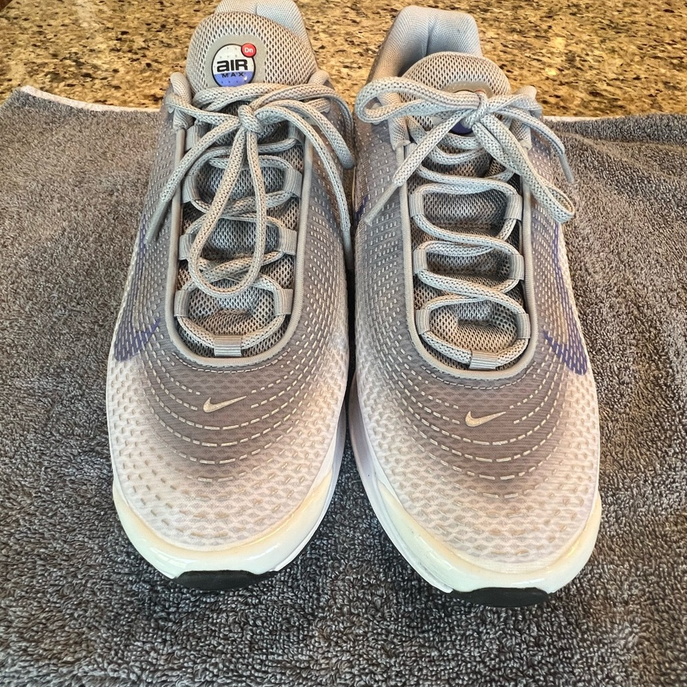 Nike Men’s Air Max DN SE: Smoke Grey, white, Persian violet, black. Size 12
